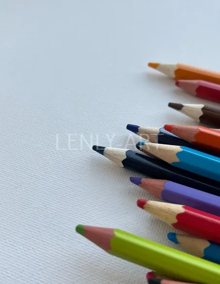Разноцветные карандаши на холсте #233