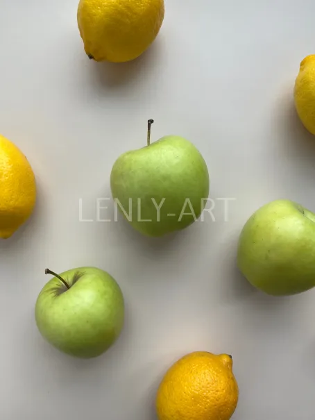 Яблоки лимоны на сером фоне #511