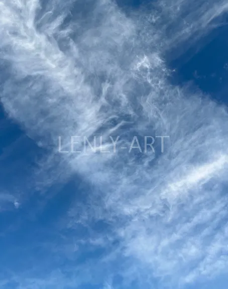 Синее небо с перистыми облаками #532