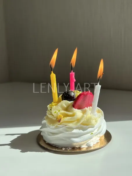 Пирожное со свечками #57