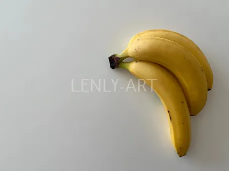 Бананы на светлом фоне #604