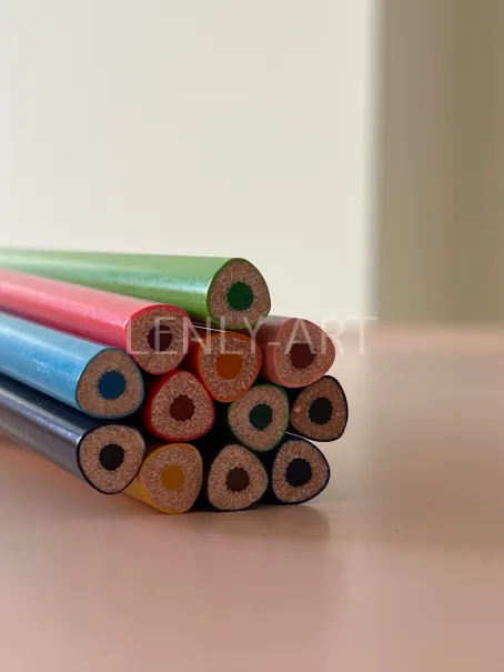 Разноцветные карандаши #688