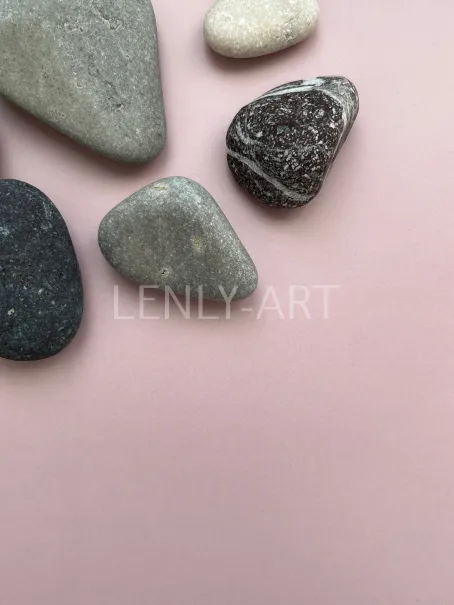 Нежно-розовый фон и камни #844
