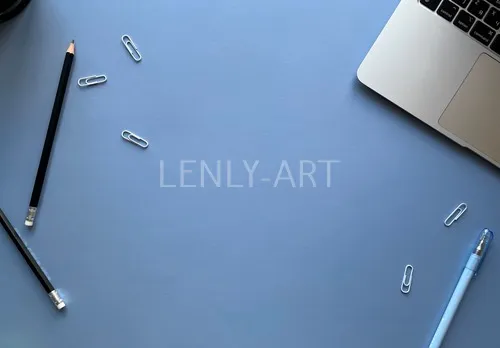 Ноутбук с карандашами на синем фоне #11