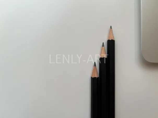 Фон серый с карандашами