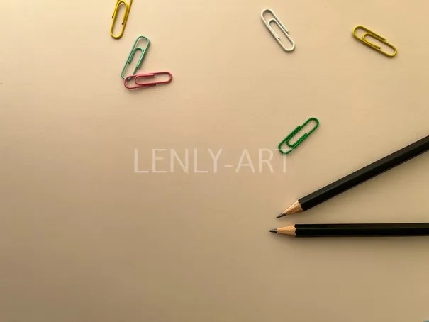 Скрепки и карандаши